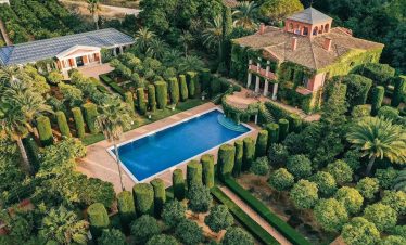L´Albarda Garden + Calavera Caves